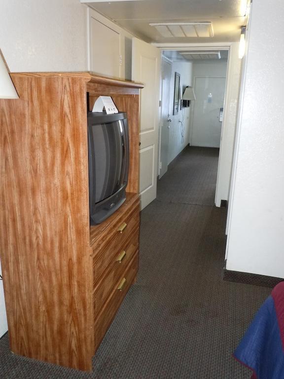 Travelodge By Wyndham Grand Rapids North Walker Bagian luar foto