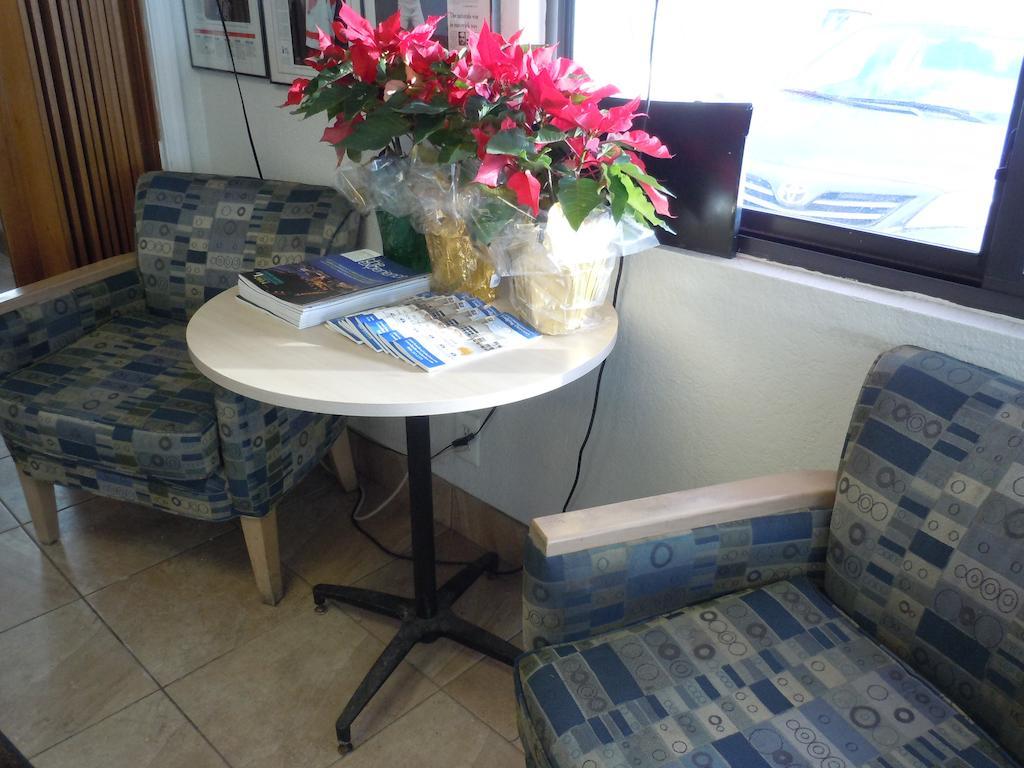 Travelodge By Wyndham Grand Rapids North Walker Bagian luar foto
