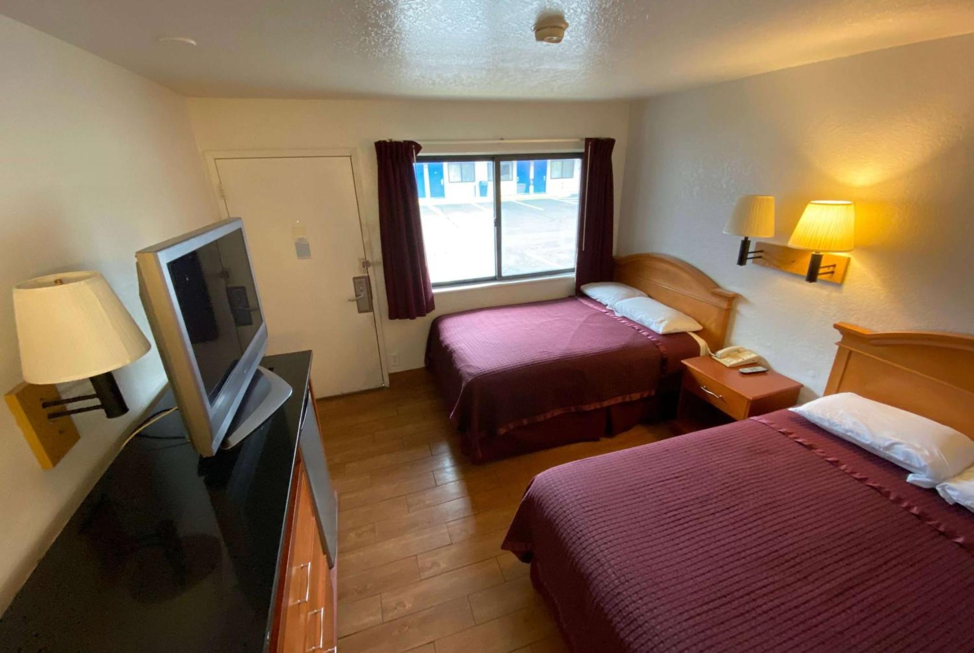 Travelodge By Wyndham Grand Rapids North Walker Bagian luar foto