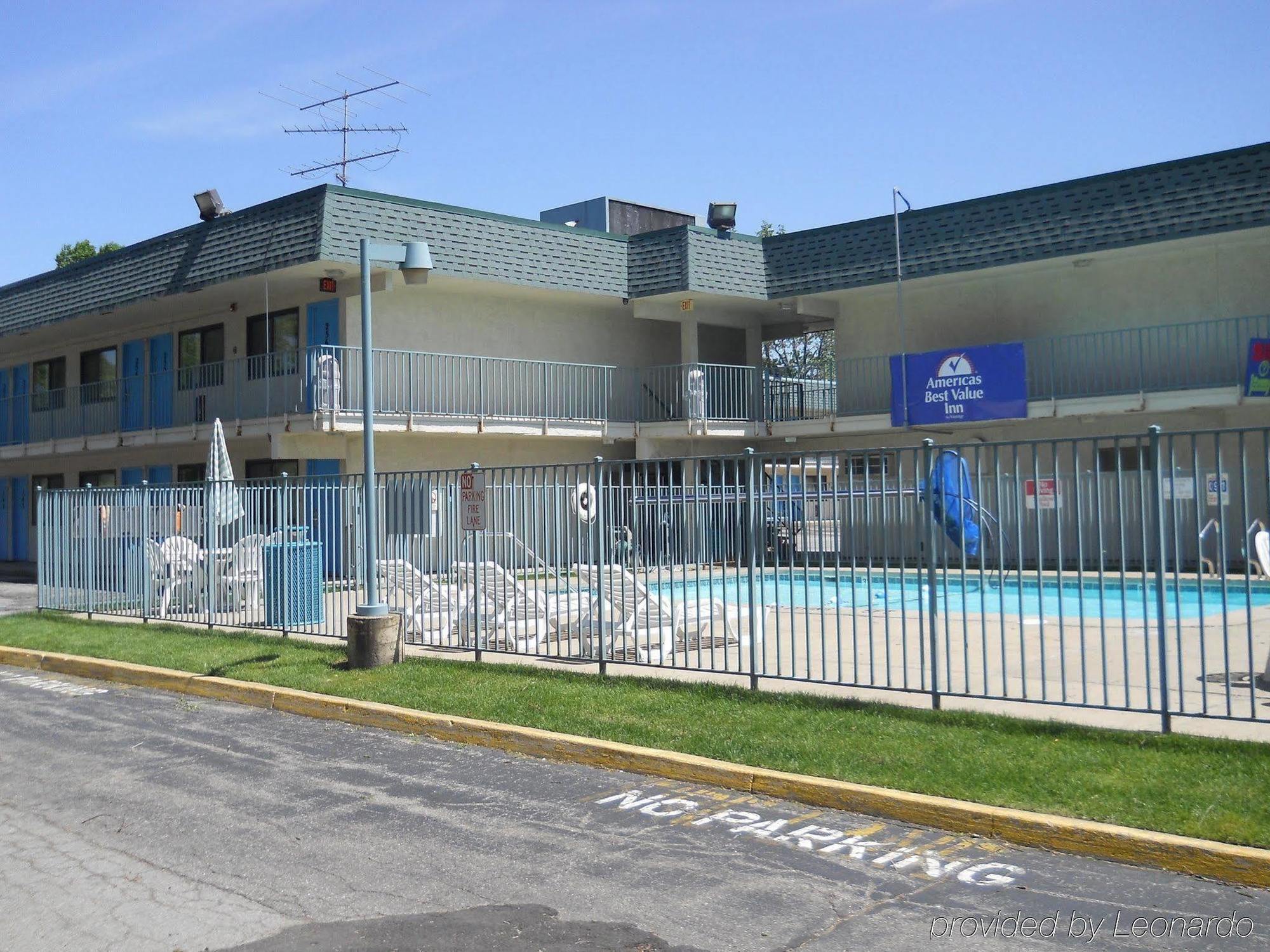 Travelodge By Wyndham Grand Rapids North Walker Bagian luar foto