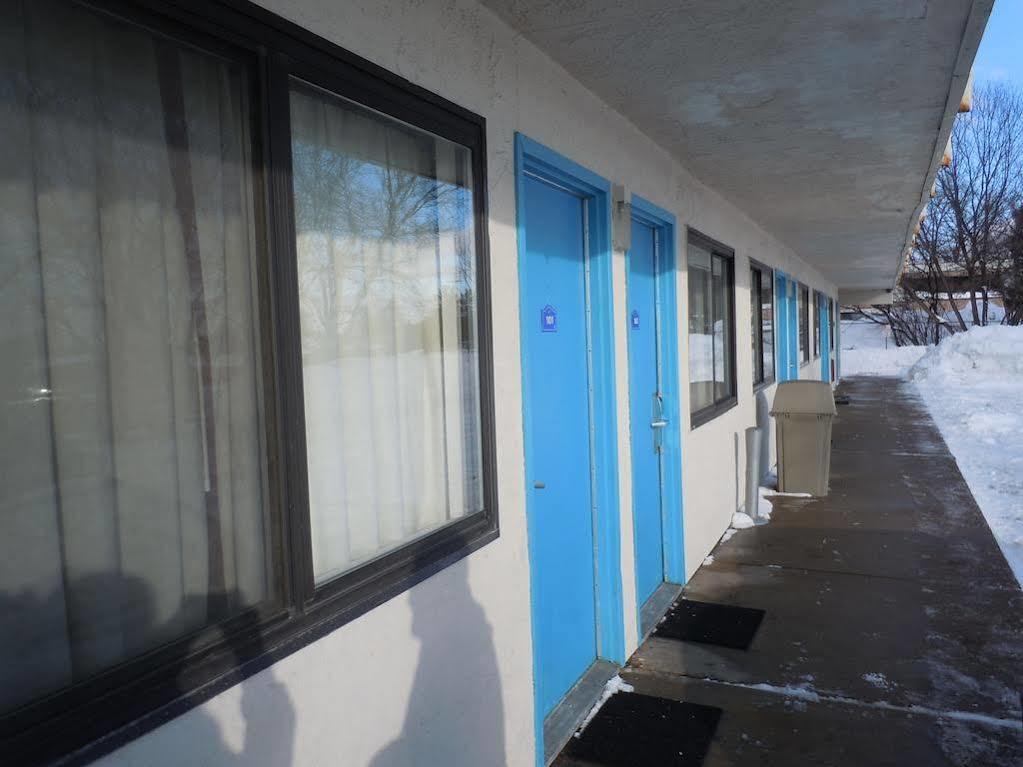 Travelodge By Wyndham Grand Rapids North Walker Bagian luar foto