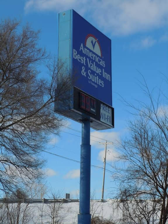 Travelodge By Wyndham Grand Rapids North Walker Bagian luar foto